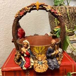 CEDAR CREEK COLLECTION NATIVITY BASKET Christmas Decor Plant Candy Dish VINTAGE
